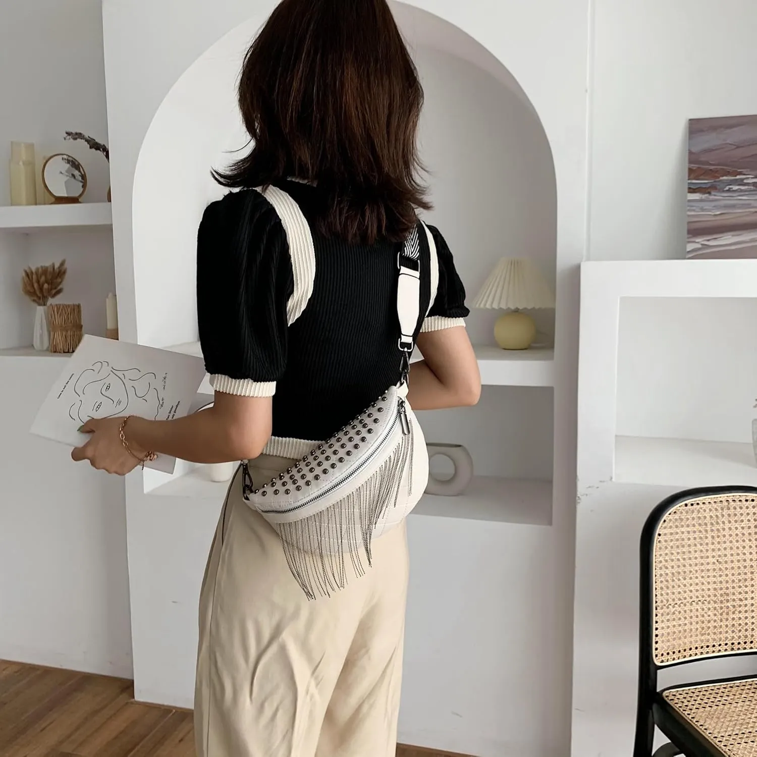 Aiqudou Fanny Pack Chest Bag Crossbody Purse for Women - Women's Leather Waist Bag with Chain Strap, Belt Bag Travel Pouch