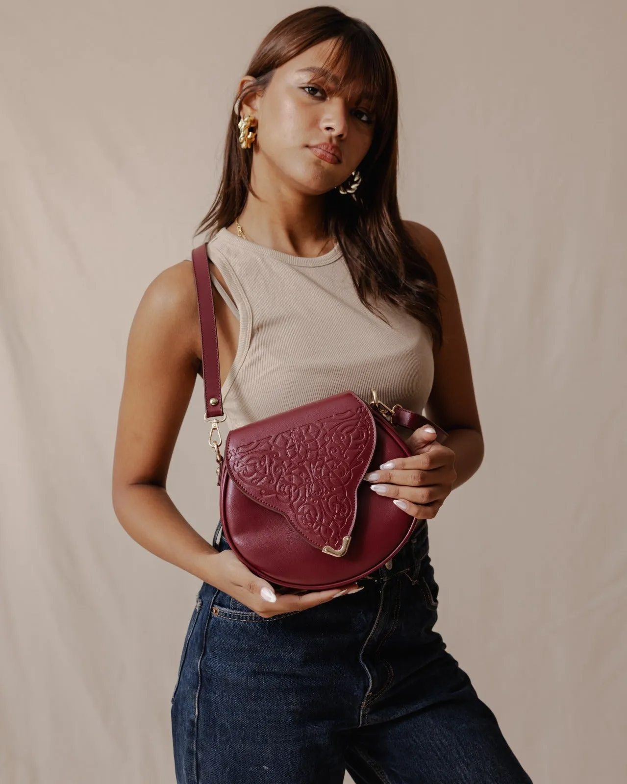 Intaglio CrossBag Burgundy